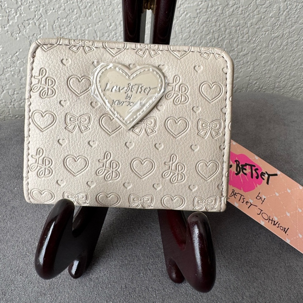 Betsey Johnson Tan Oatmeal Bifold Wallet NWT